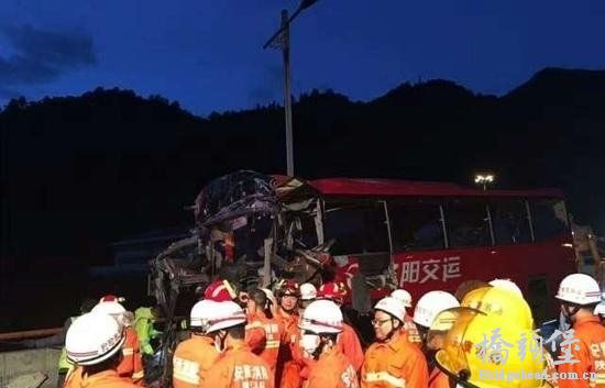 秦岭一号隧道车祸最新消息-车祸救援温暖人心